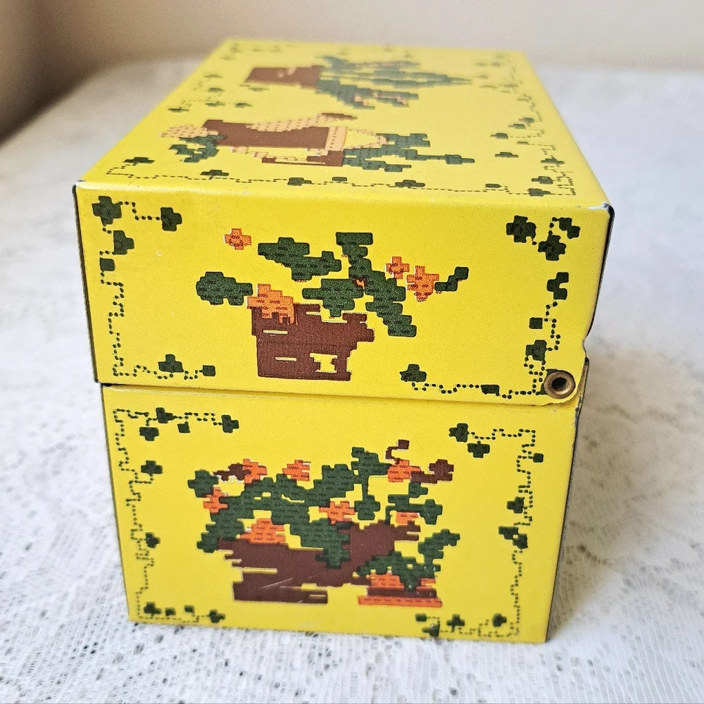 Vintage 70s Metal Recipe Index Card Box Syndicate Mfg Co Needlework Cactus Plant